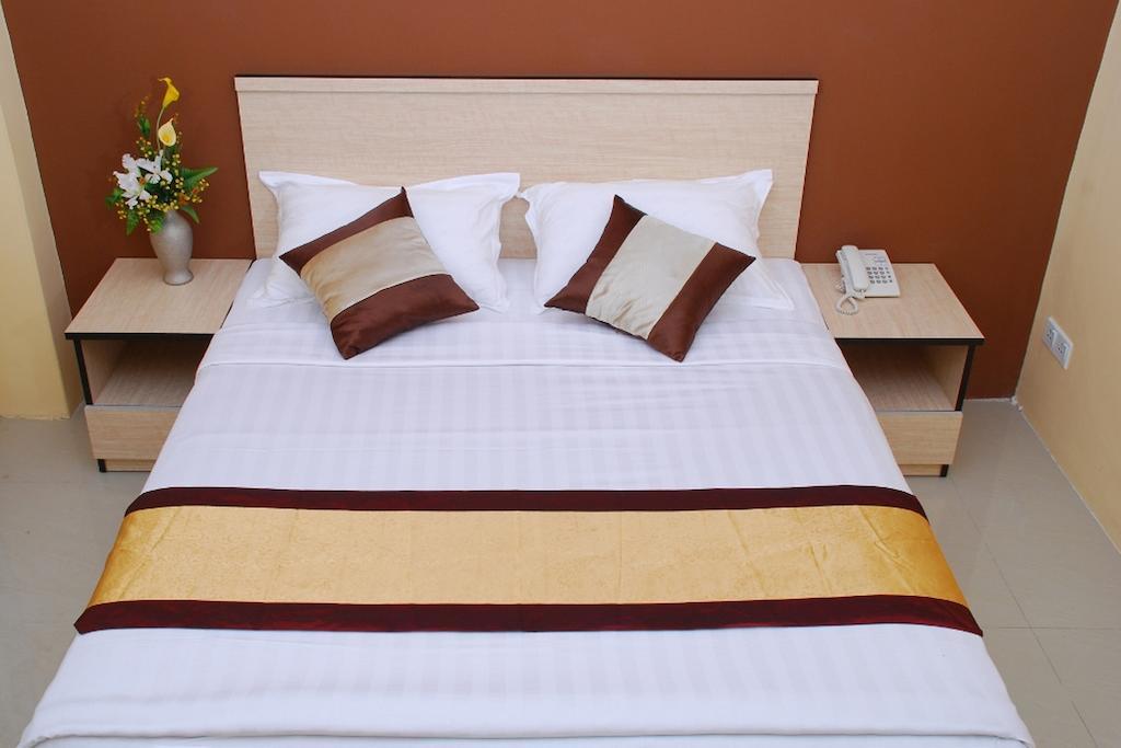 Hotel 72 Yangon Room photo
